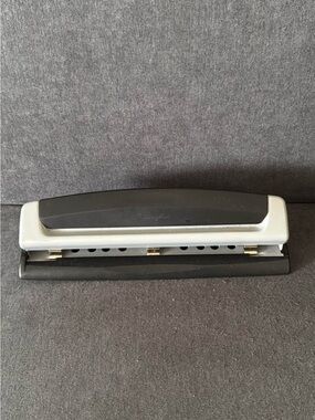 Swingline Precision Pro Desktop Adjustable Hole Punch